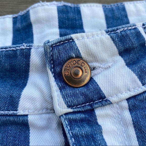 3/$25 || H&M Divided Striped High-Waist Denim Shorts - Picture 2 of 5